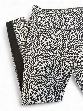 Nike Black & White Geometric Dri-FIT Leggings XL